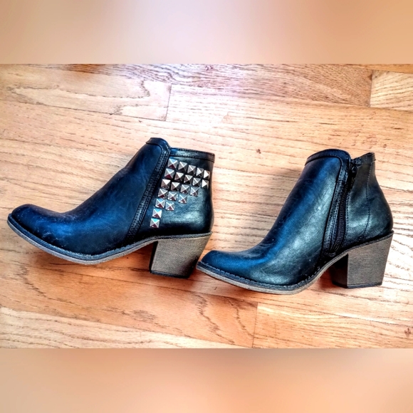 ANKLE BOOTS, SIZE 7.5, BY MOSSIMO SUPPLY CO, 3" BLOCK HEEL, SOLID CONSTRUCTION - Picture 1 of 1